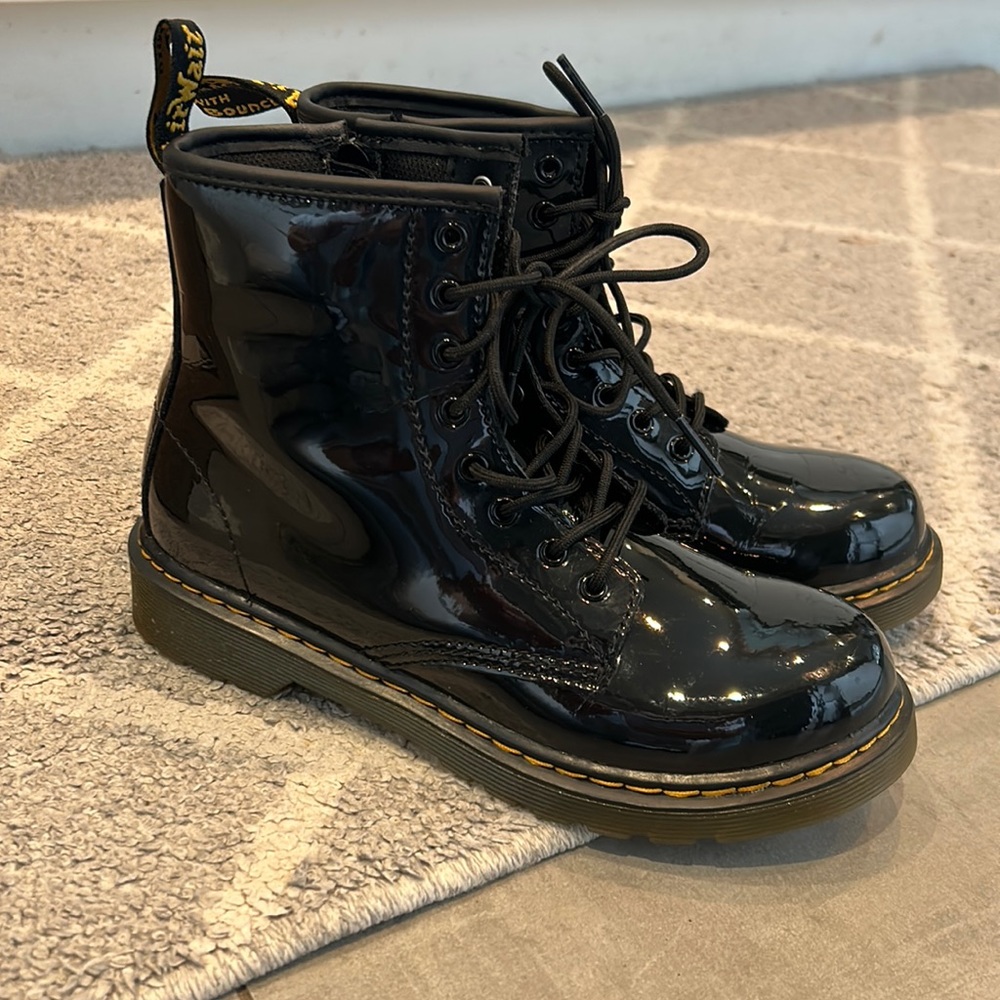 Doc Martins Patent leather size youth 4